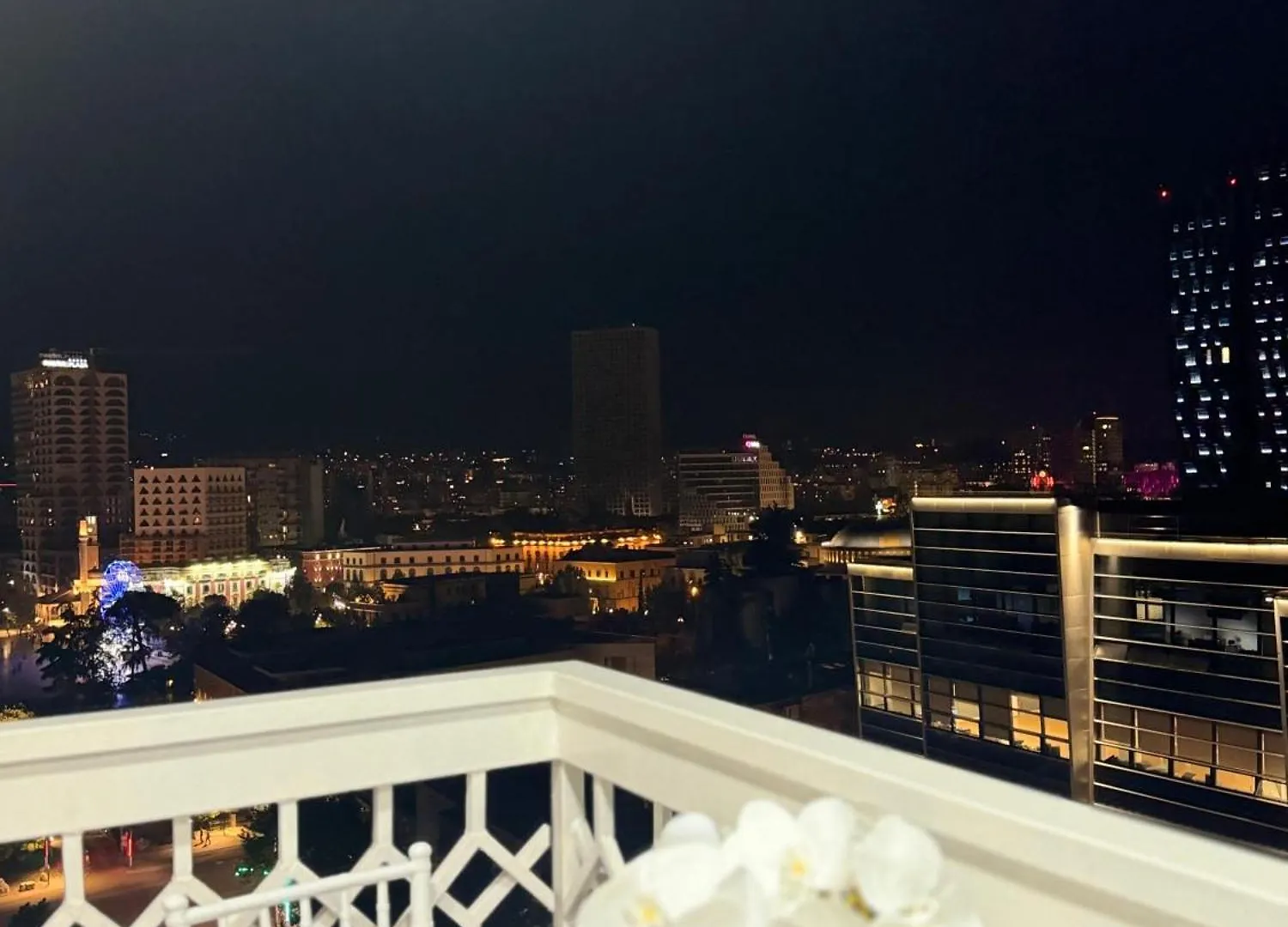 Sun Tower Luxury Suite-View From Of Tirana Center Albania